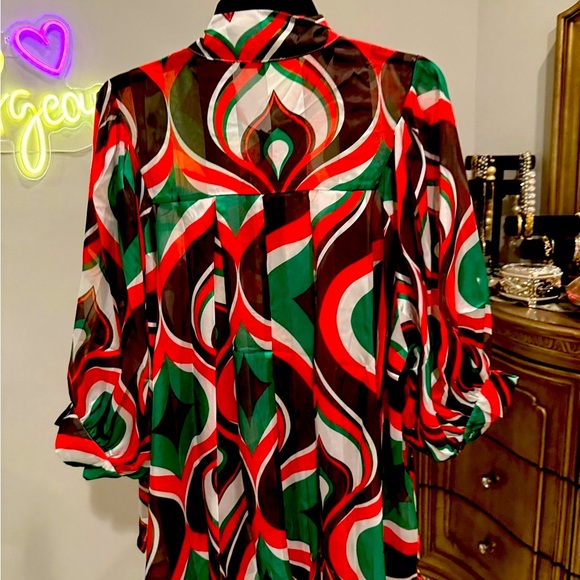 Red and Black Graphic Blouse with Flutter Sleeves - Picture 7 of 12